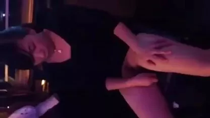 زندانی را پشت صحنه فیلمهای porn می زند